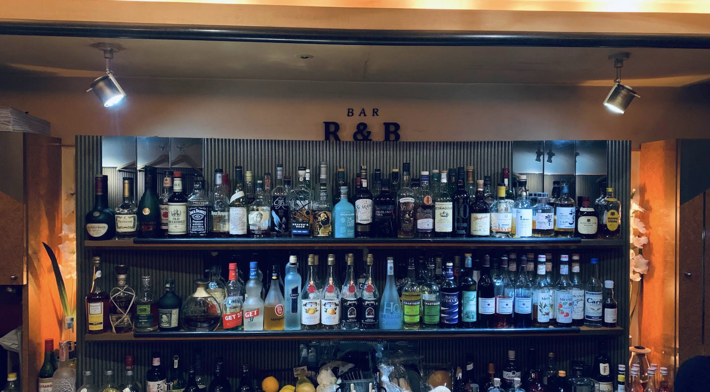 BAR R&B 店内写真